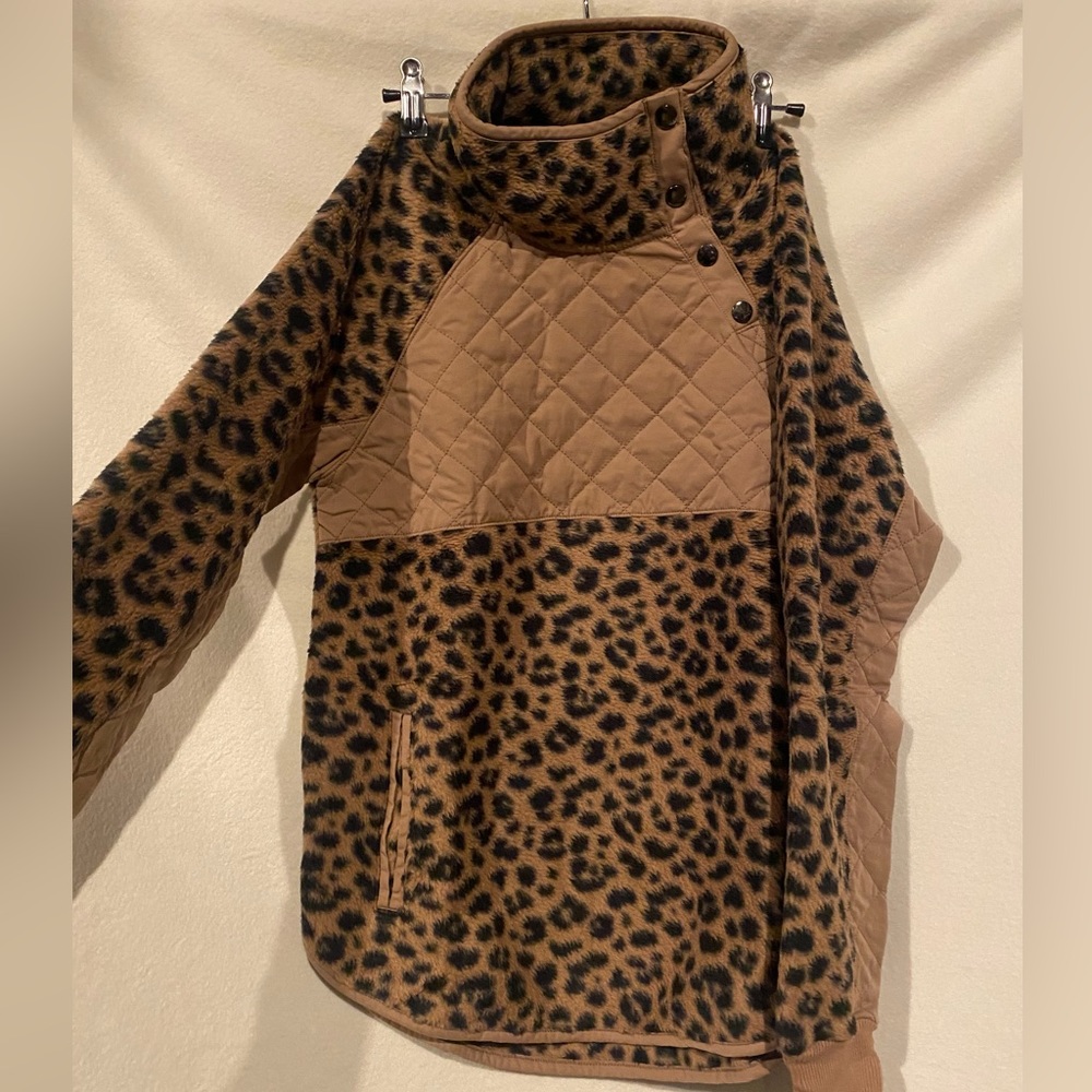 Abercrombie & Fitch Asymmetrical snap-up fleece sweater